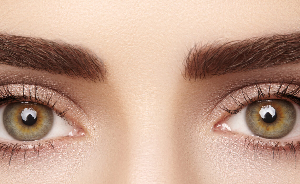 Jak wykonać prosty makijaż oka